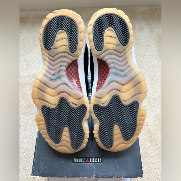 Nike Air Jordan XI Retro - 72-10 (2015) - Picture 5 of 8